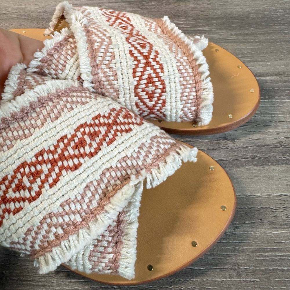 BEEK handmade Women's Slides tapestry boho size 6 EUC - Picture 13 of 13
